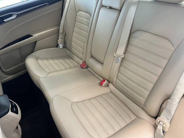 2015 Ford Fusion SE