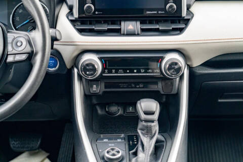 2020 Toyota RAV4 Hybrid XLE