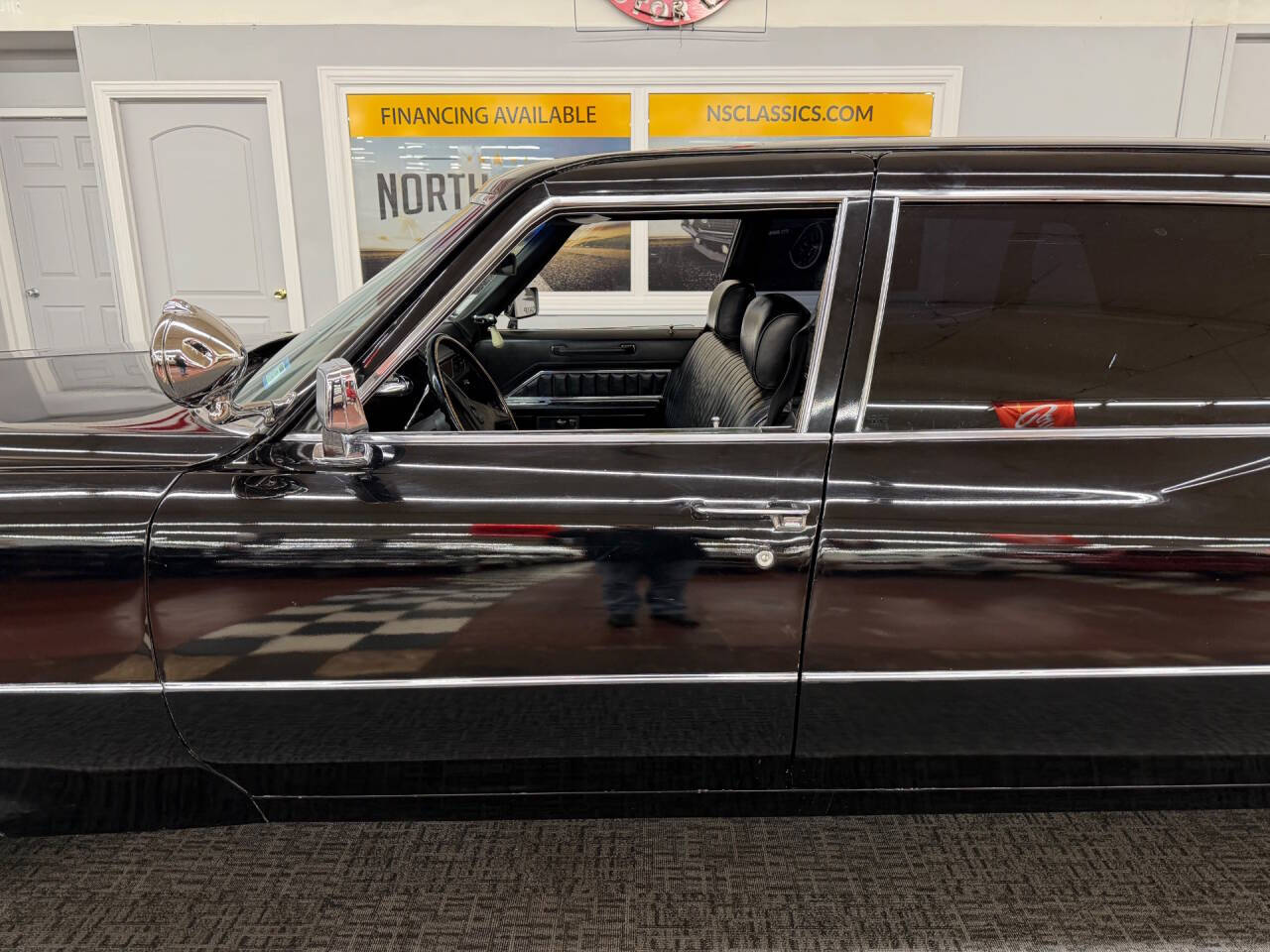 1970 CADILLAC FLEETWOOD 18