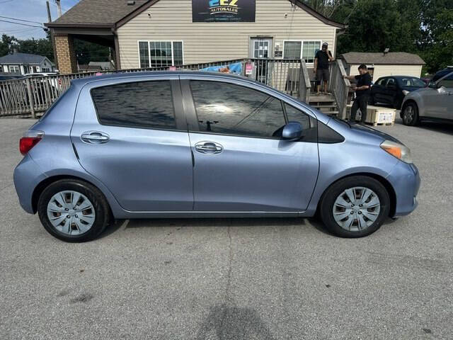 2012 Toyota Yaris 5-Door LE
