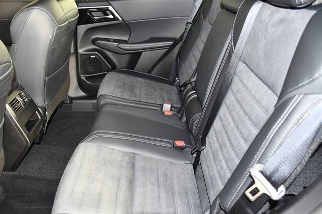 2026 Mitsubishi Outlander LE