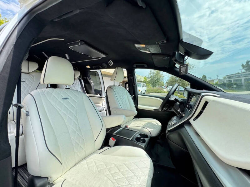 2020 Toyota Sienna LE 7-Passenger