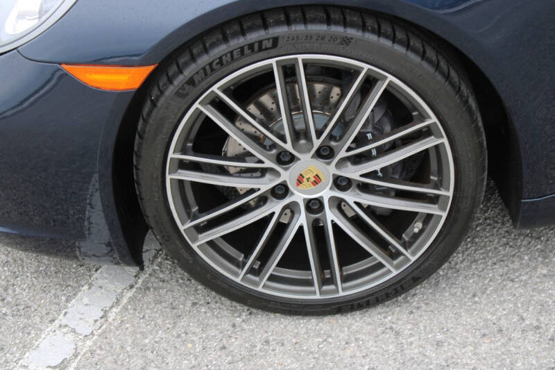 2018 Porsche 911 Carrera
