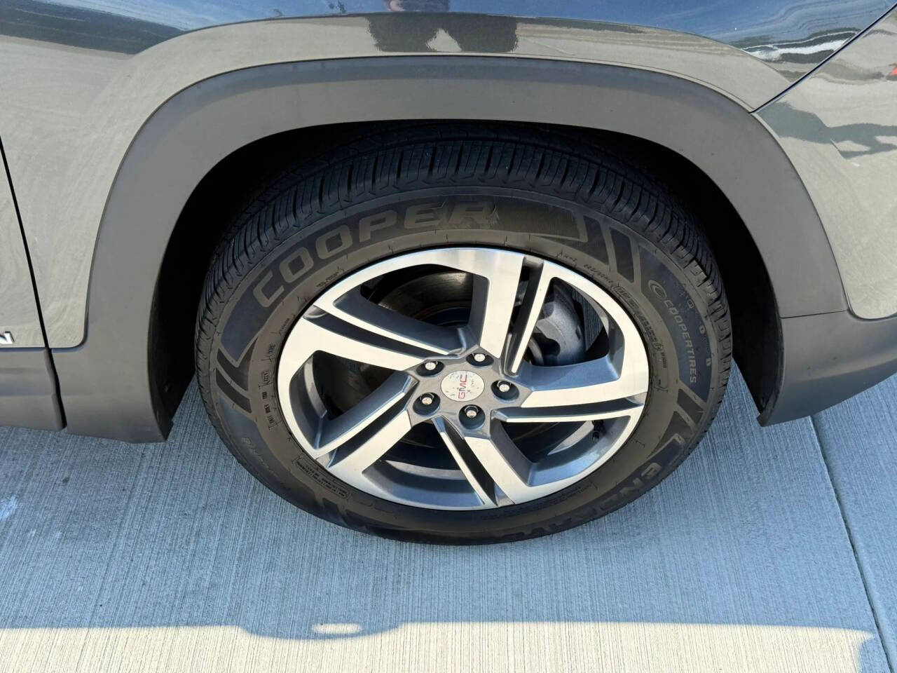 Gray 2019 GMC Terrain SLT 4x4 SLT 4dr SUV 49