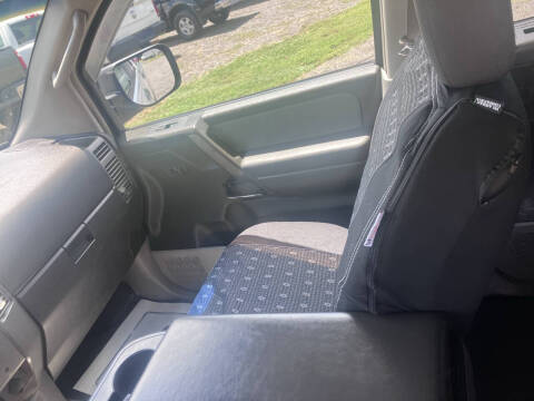 2004 Nissan Titan XE