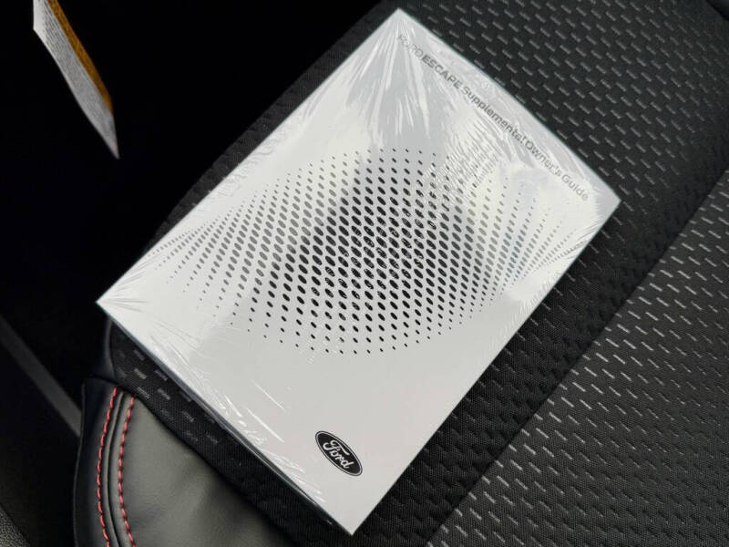 2025 Ford Escape Hybrid ST-Line Select