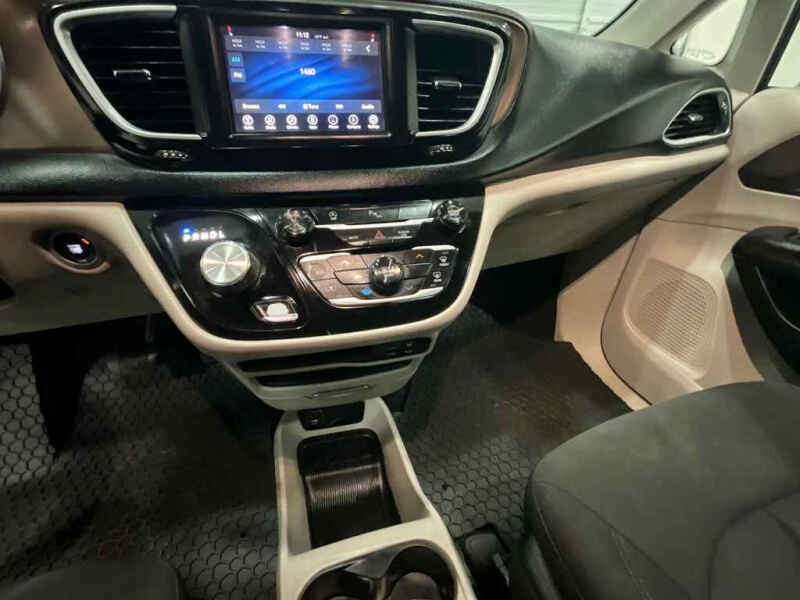 2018 Chrysler Pacifica LX
