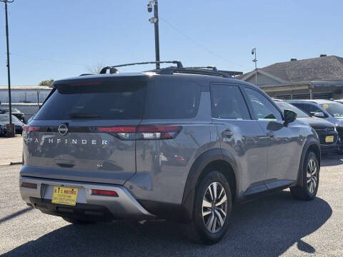 2022 Nissan Pathfinder SL