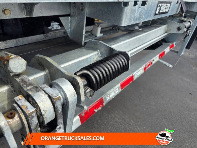 2023 Freightliner M2 106