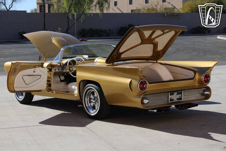 1957 Ford Thunderbird