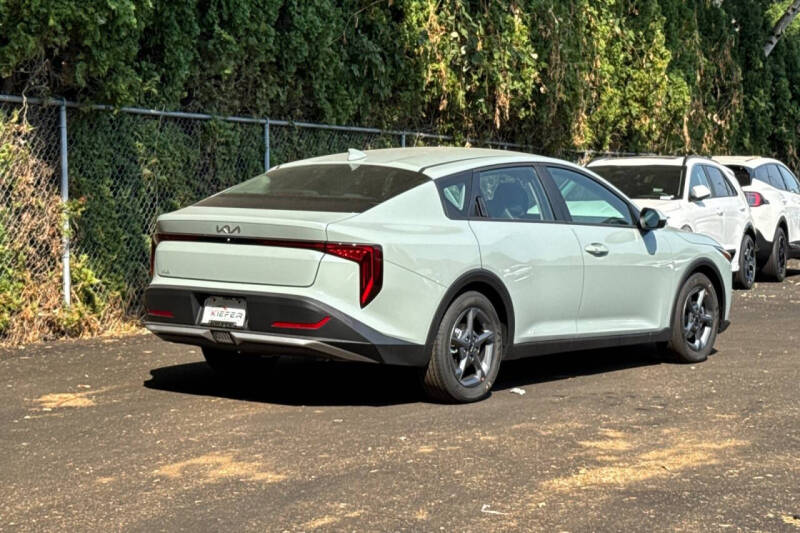 2025 Kia K4 LXS