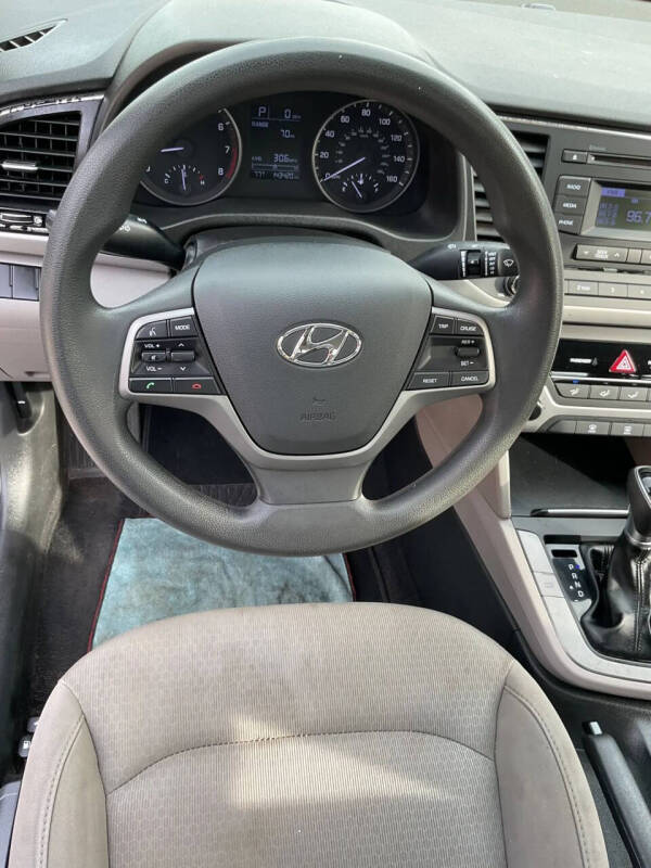 2017 Hyundai Elantra