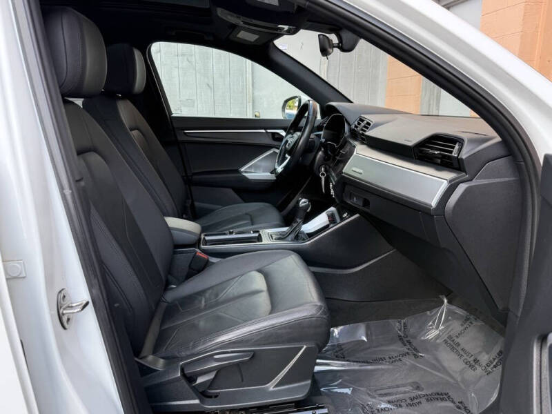 2020 Audi Q3 quattro Premium 45 TFSI