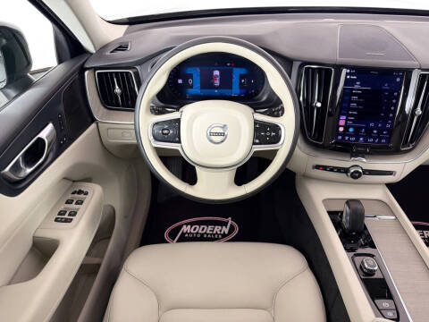 2023 Volvo XC60 B5 Plus Dark Theme