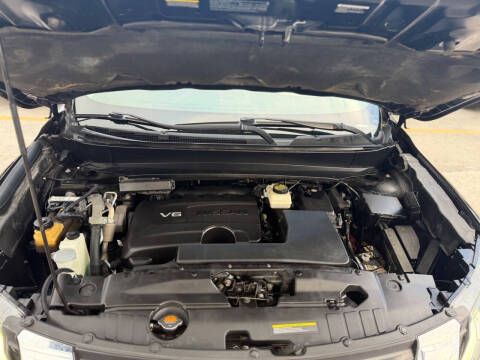 2017 Nissan Pathfinder SL