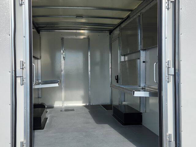 2025 Chevrolet Express 3500