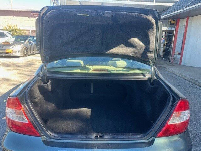 2003 Toyota Camry LE