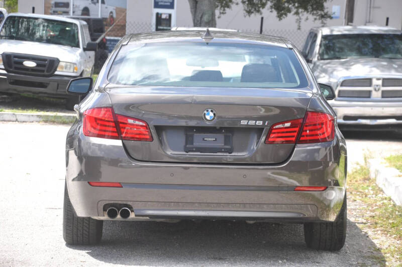 2013 BMW 5 Series 528i