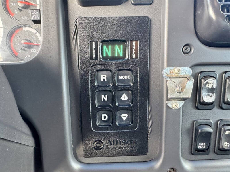 2014 Freightliner M2 106
