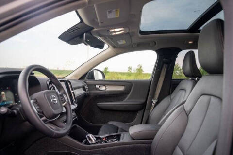 2024 Volvo XC40 B5 Plus Dark Theme