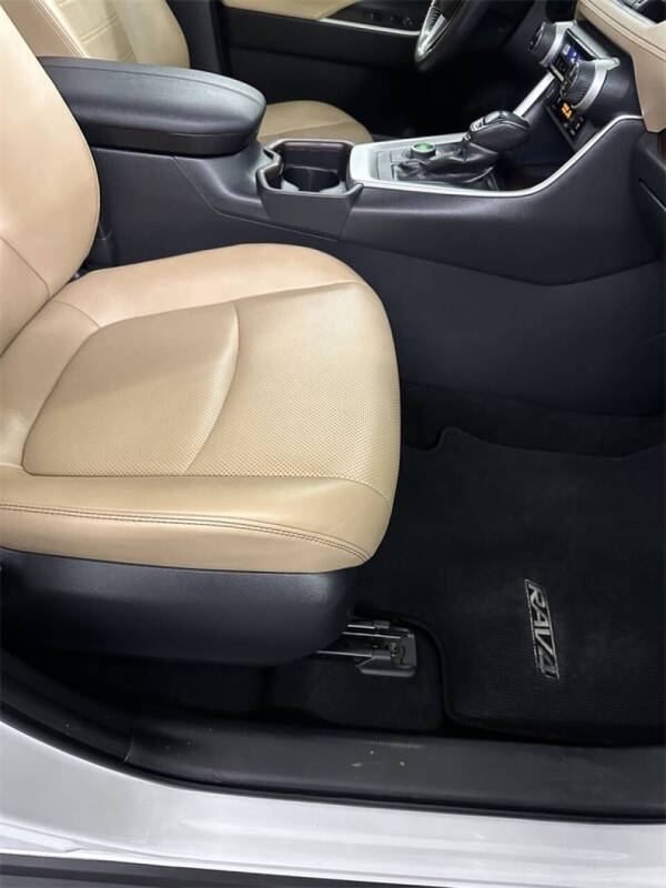 2019 Toyota RAV4 Hybrid Limited