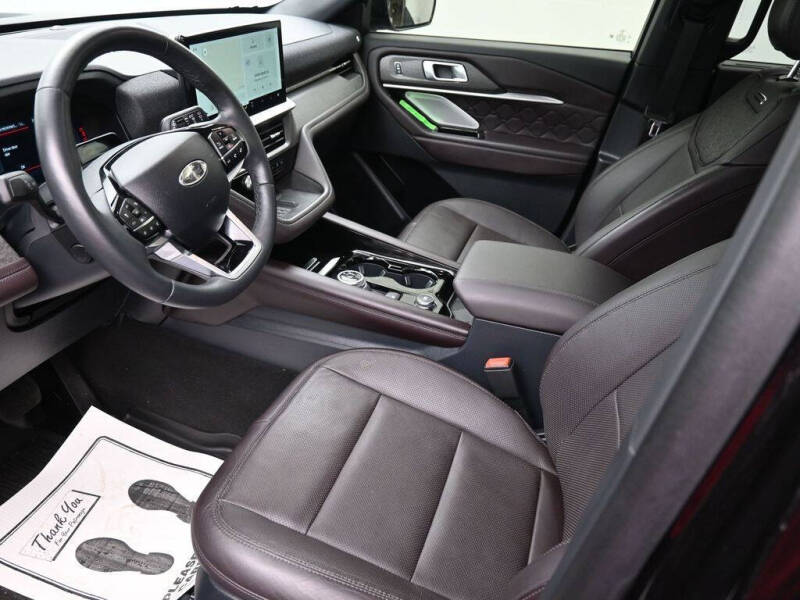 2025 Ford Explorer Platinum