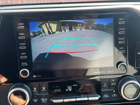 2021 Toyota Highlander LE
