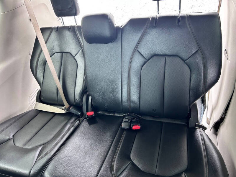 2020 Chrysler Pacifica Touring L
