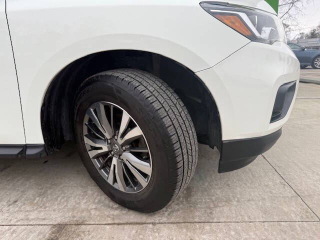 2020 Nissan Pathfinder SV