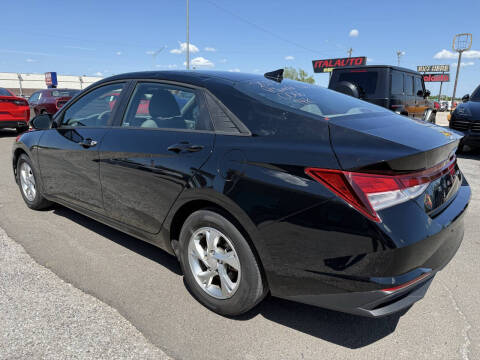 2023 Hyundai Elantra SE