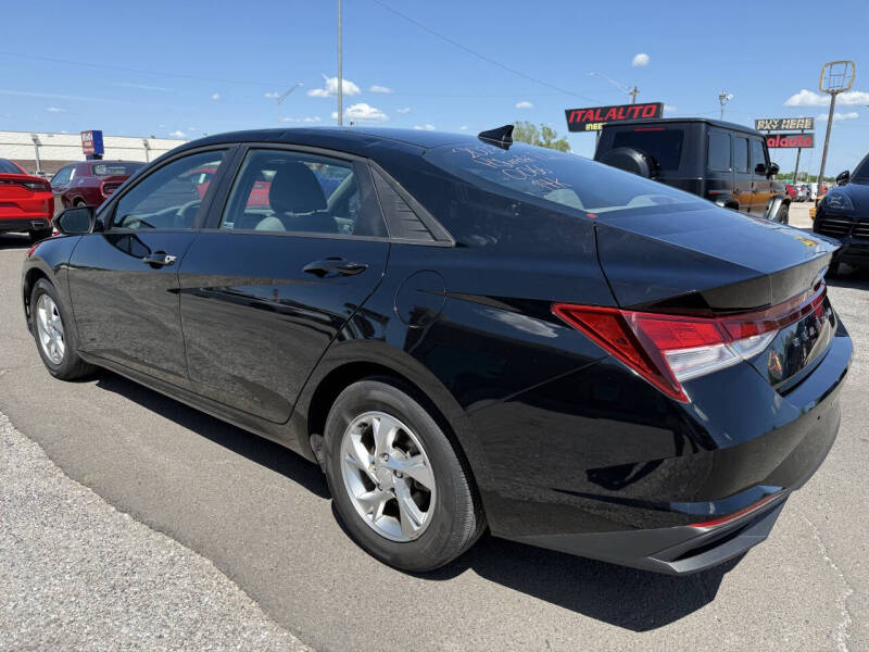 2023 Hyundai Elantra SE