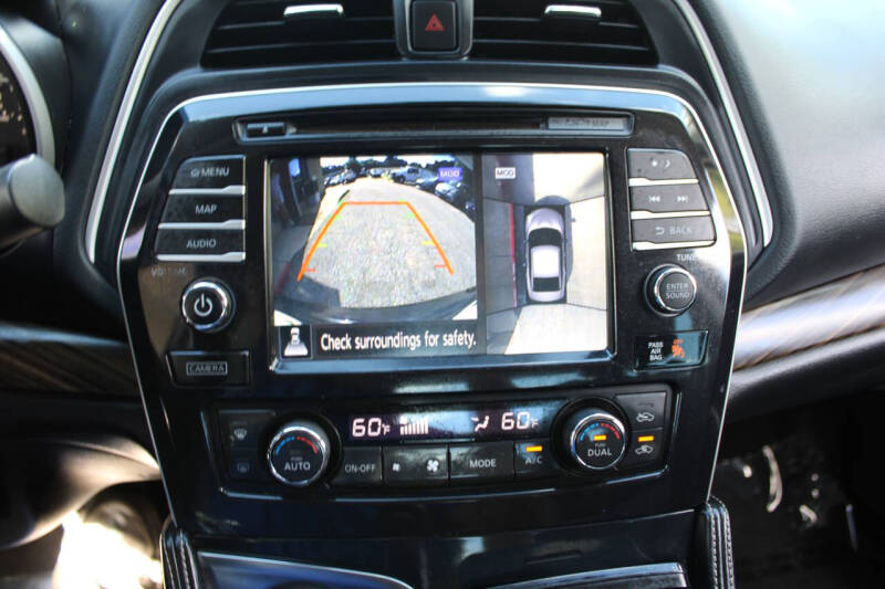 2017 Nissan Maxima Platinum