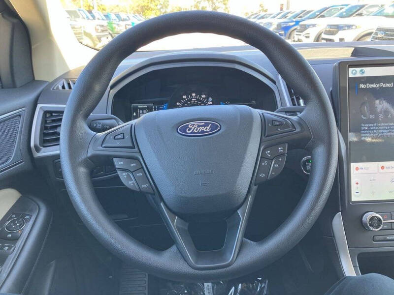 2024 Ford Edge SE