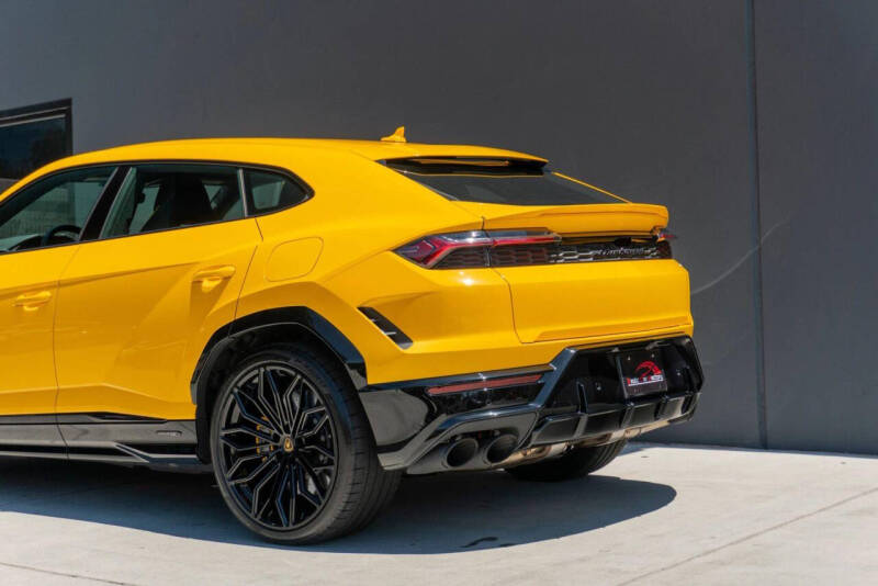 2025 Lamborghini Urus SE
