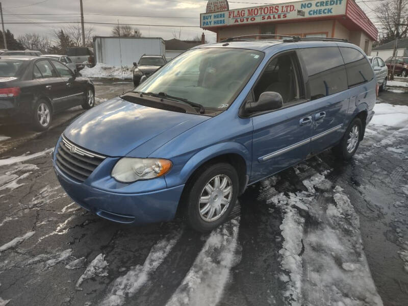2007 Chrysler Town and Country for sale at Flag Motors in Columbus OH