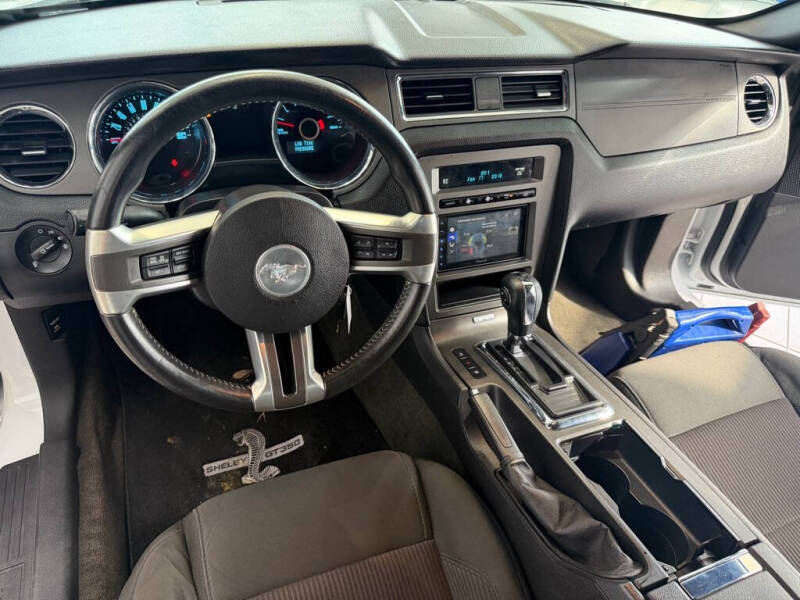 2014 Ford Mustang V6