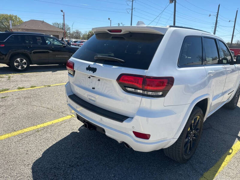 2020 Jeep Grand Cherokee Laredo