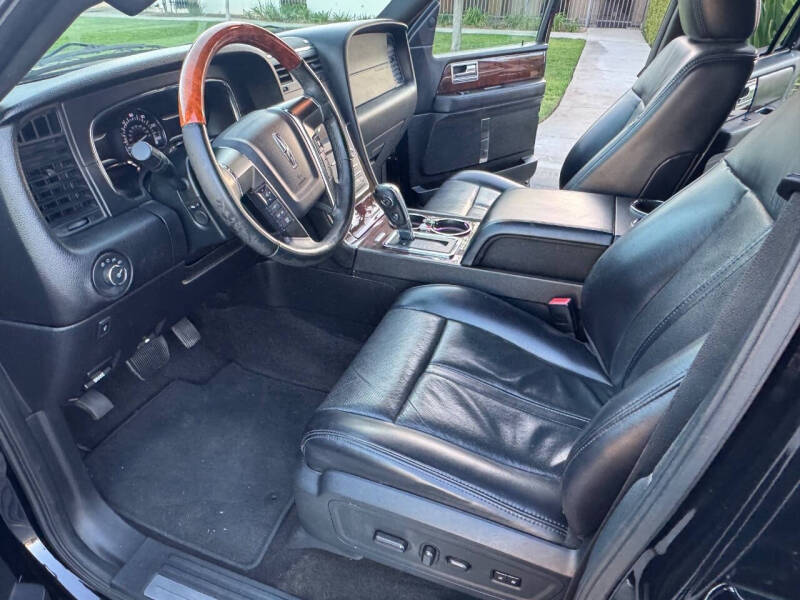 2017 Lincoln Navigator Select