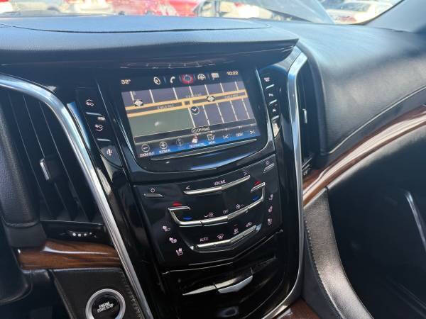 2016 Cadillac Escalade Luxury Collection