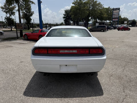 2014 Dodge Challenger SXT