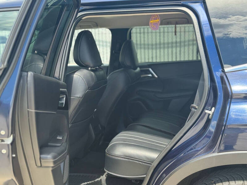 2022 Mitsubishi Outlander SE