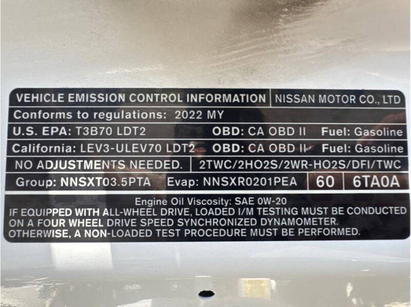 2022 Nissan Pathfinder SV