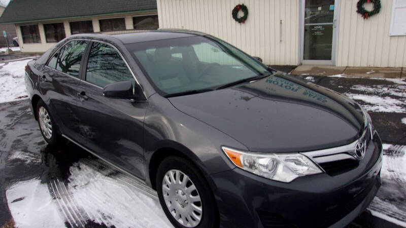 2013 Toyota Camry LE's photo