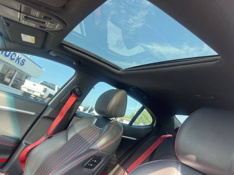 2023 Genesis G70