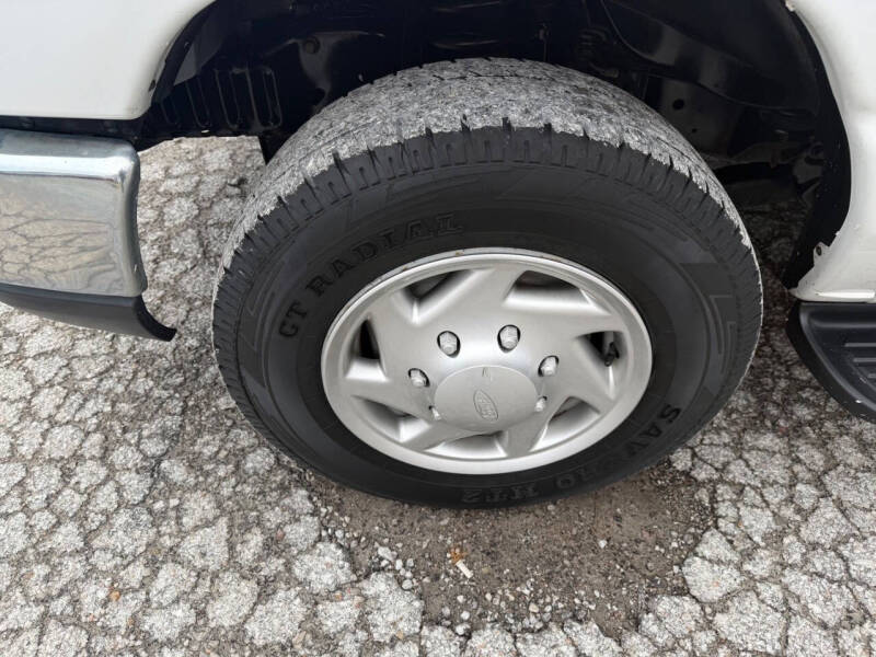 2013 Ford E-Series E-350 SD XLT