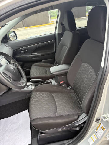 2023 Mitsubishi Outlander Sport SE
