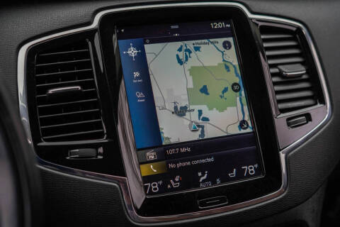 2016 Volvo XC90 T6 Momentum