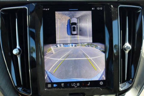 2024 Volvo XC60 B5 Plus Dark Theme