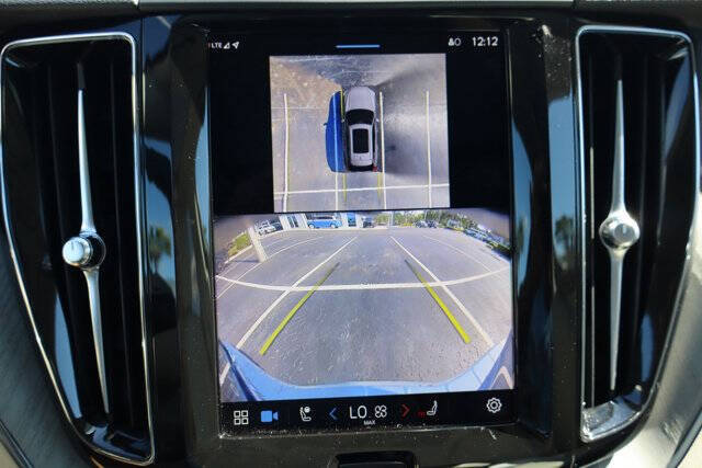 2024 Volvo XC60 B5 Plus Dark Theme