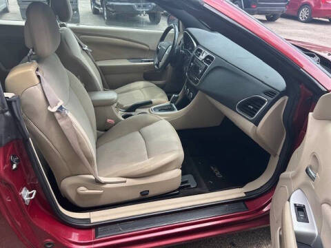 2012 Chrysler 200 Touring